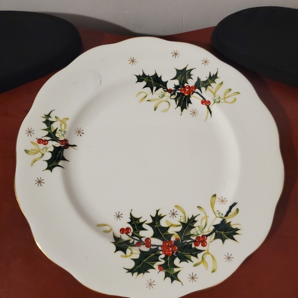 Vintage Royal Albert Yuletide Tea Cup Saucer and Tea Plate circa 1960 - Picture 9 of 13